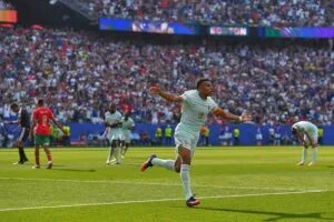 France warm to their task as they cruise past Morocco into semi-finals